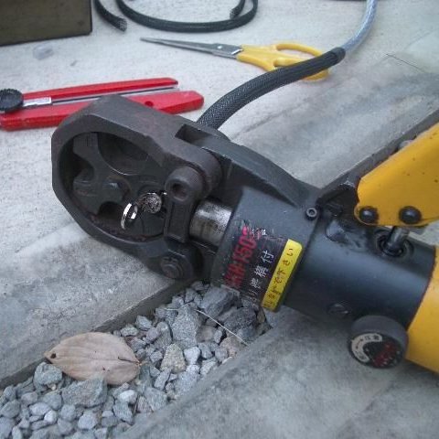 手動式油圧圧着工具